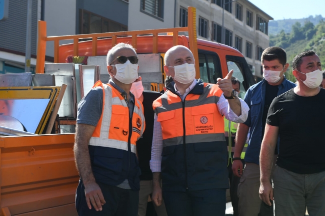 Bakan Karaismailoğlu Giresun'daki çalışmaları yakından takip ediyor